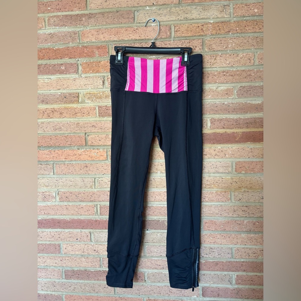 Lululemon Runday Crop Leggings Size 4 Black Raspberry Pink Stripe